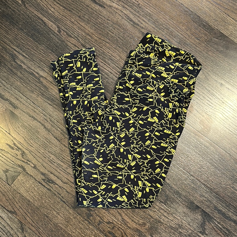 LuLaRoe Halloween Haunted House Black and Yellow Patterned Leggings TC